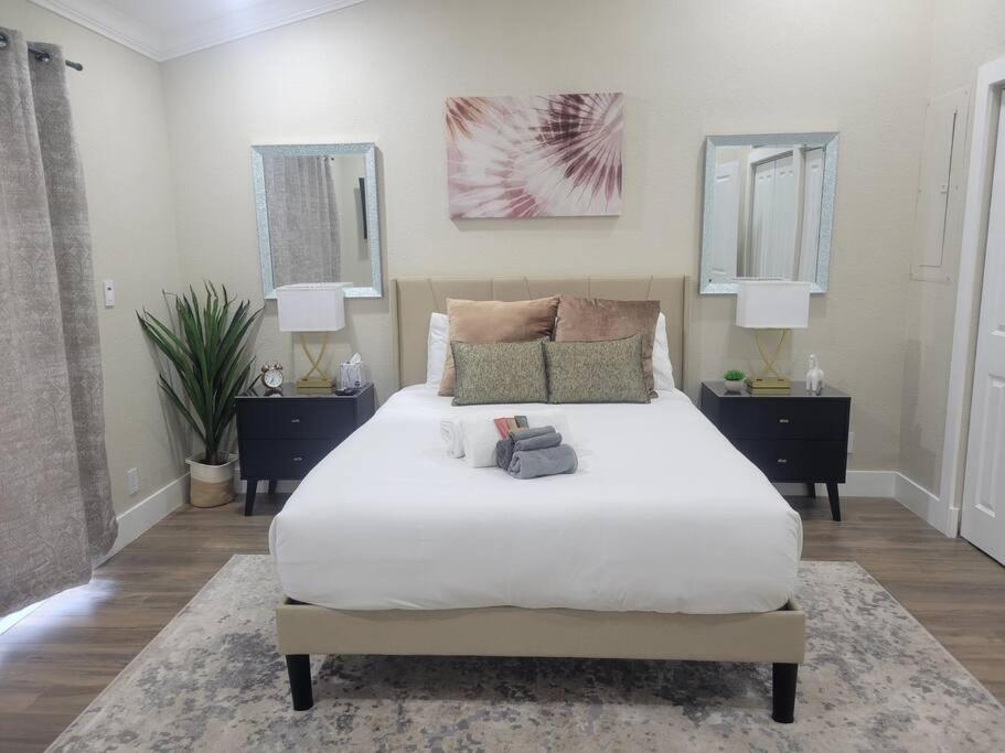 Alluring Luxury Oasis, Modern Comfort & Relaxation Wellington Exterior foto
